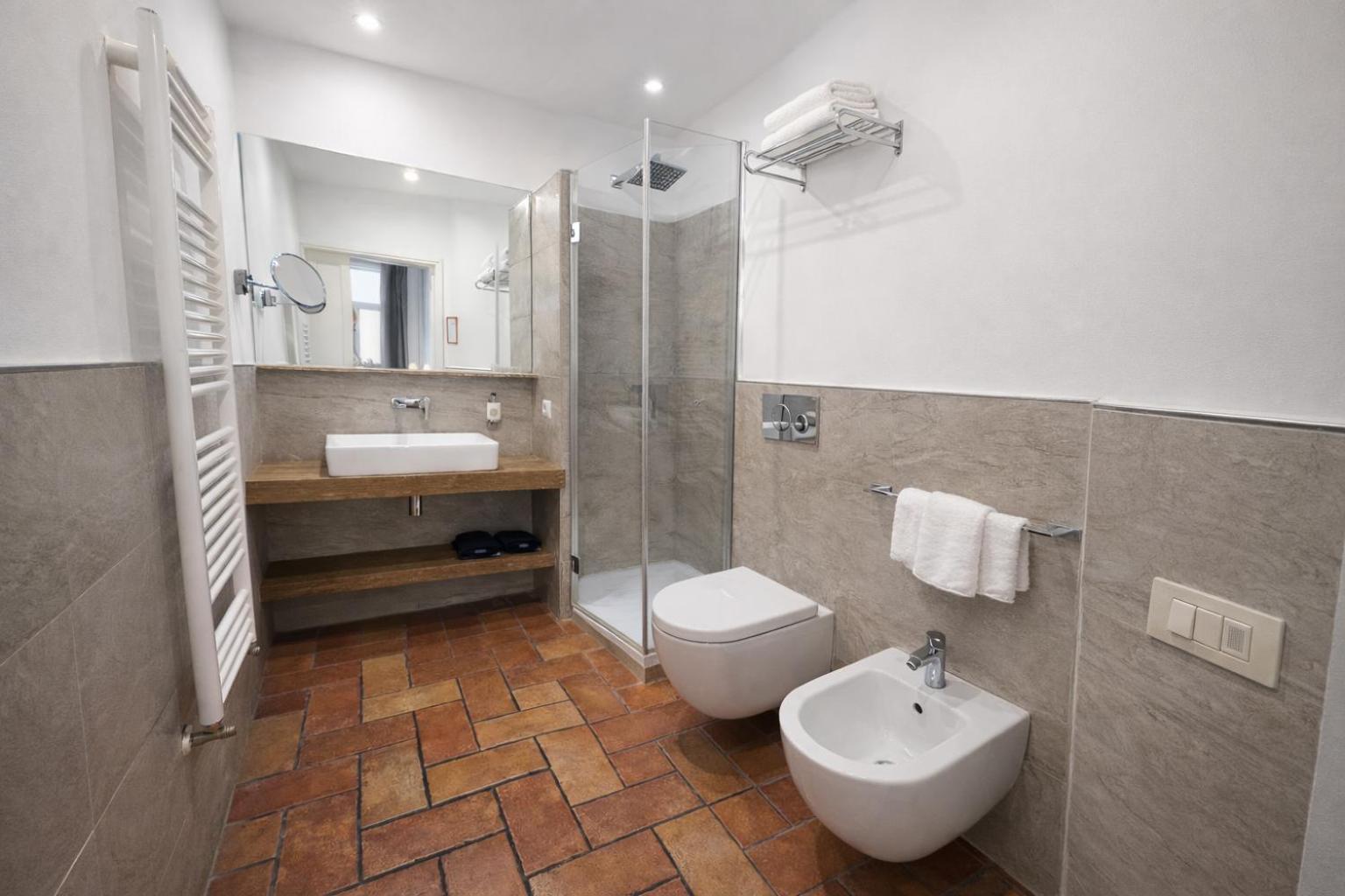 Aenea Inn — Foto 2